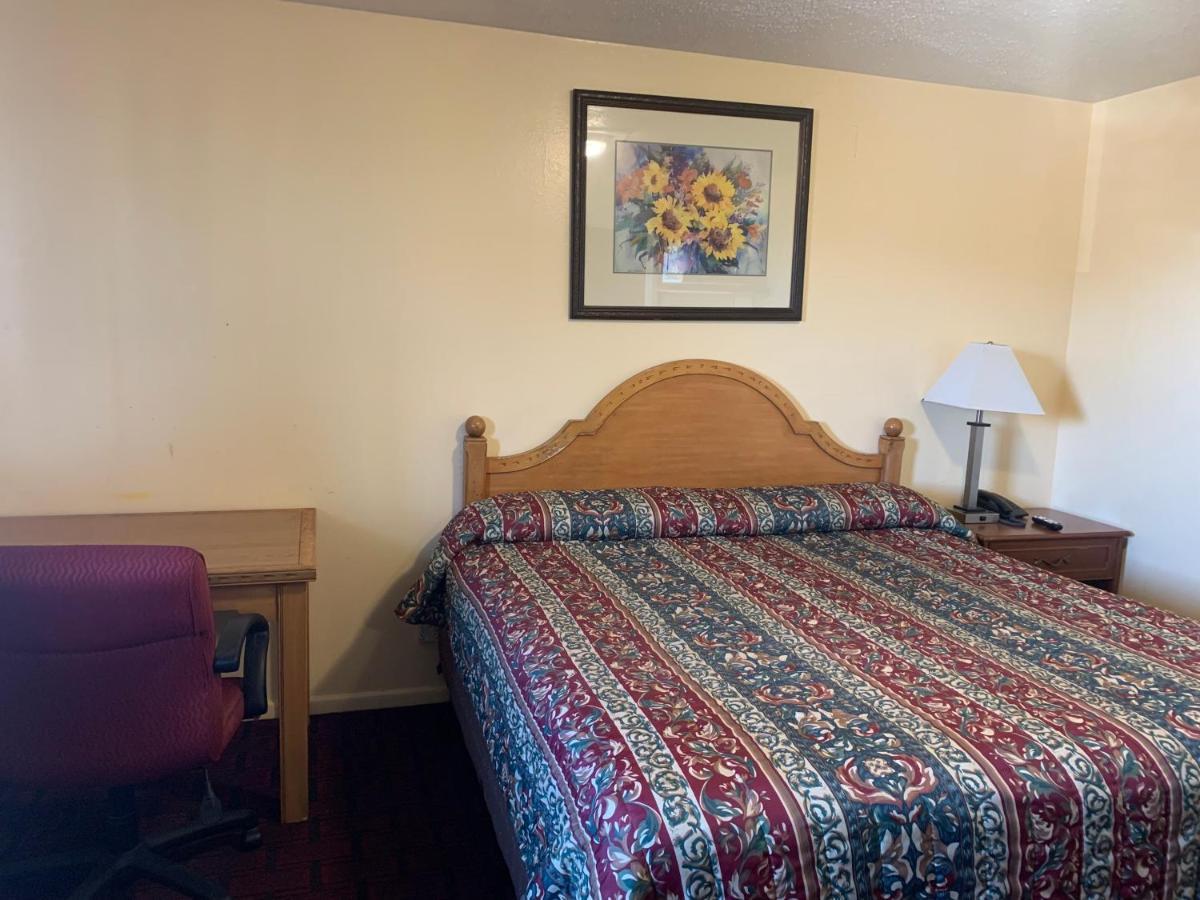 ביג ספרינג Budget Inn מראה חיצוני תמונה